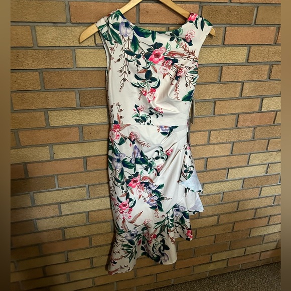 NWT Eliza J Cream Sleeveless Cream Floral Draped Dress Knee Length Size 0 - Picture 1 of 5